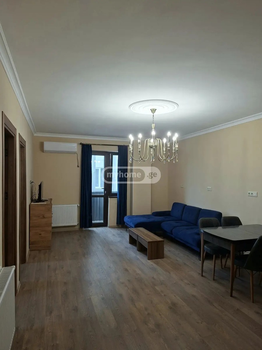 აღმაშენებლის გამზ.  - 3 rooms