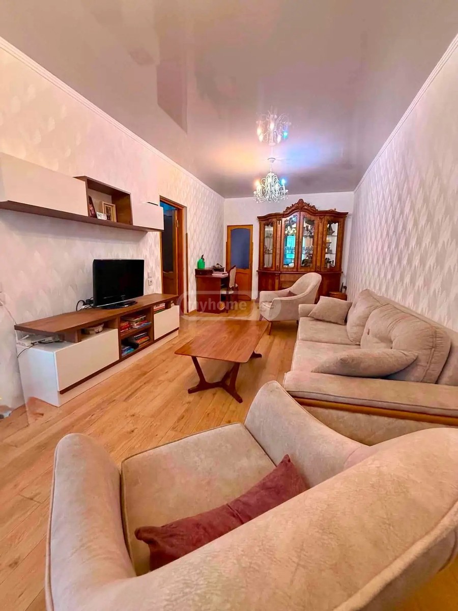 ბუხაიძის ქ. 13 - 5 rooms