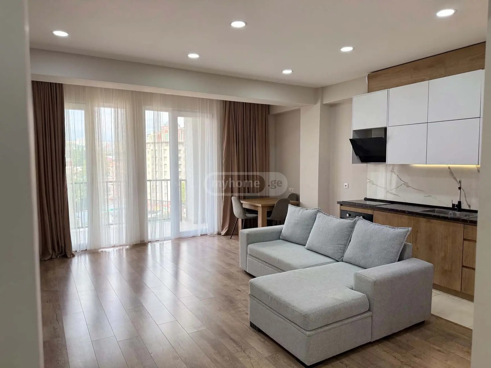 ლაისტი ა. ქ. 1 - 3 rooms