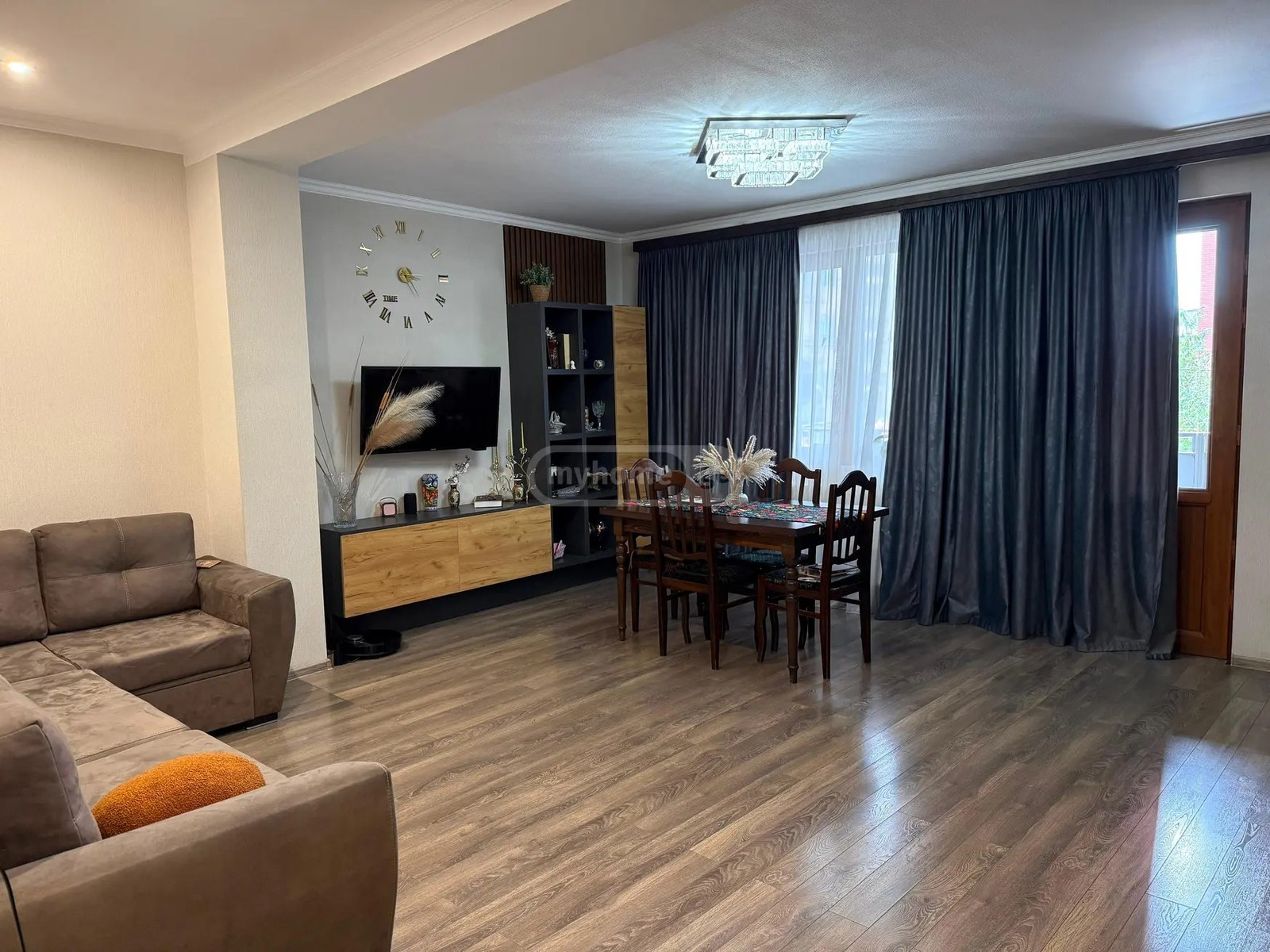 ზარზმის ქ. 13 - 4 rooms