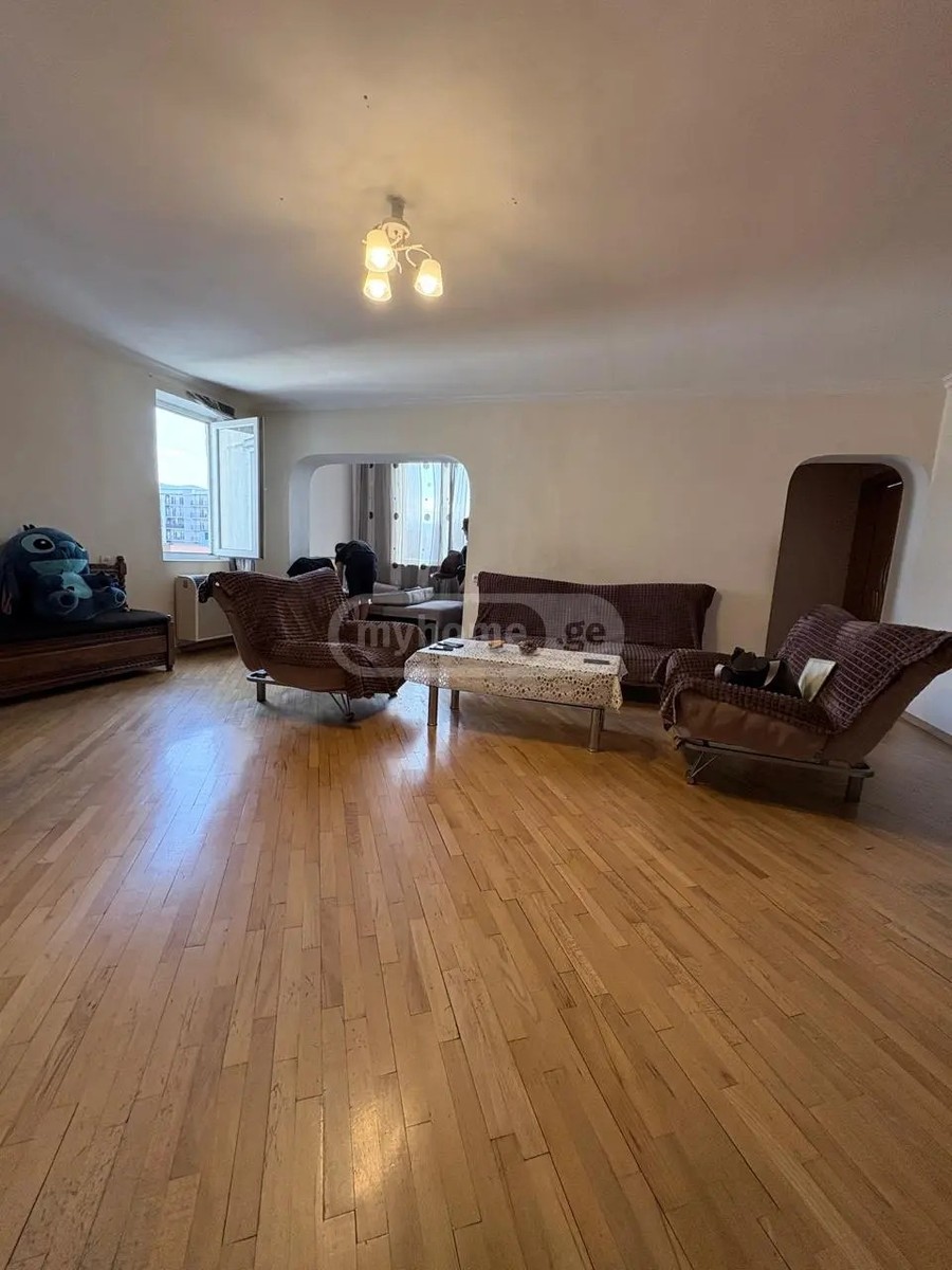 პეტრიწის ქ. 1 - 4 rooms