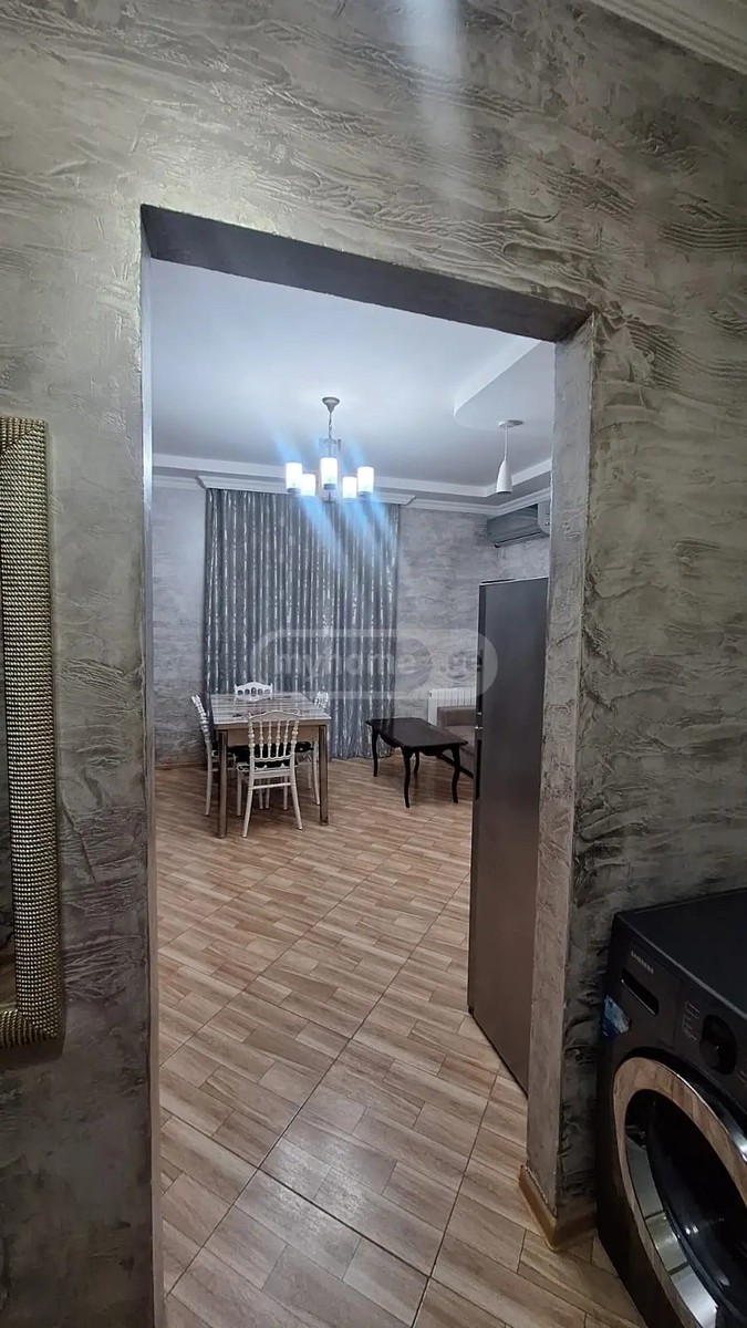 ანგისის ქ. 38 - 3 rooms