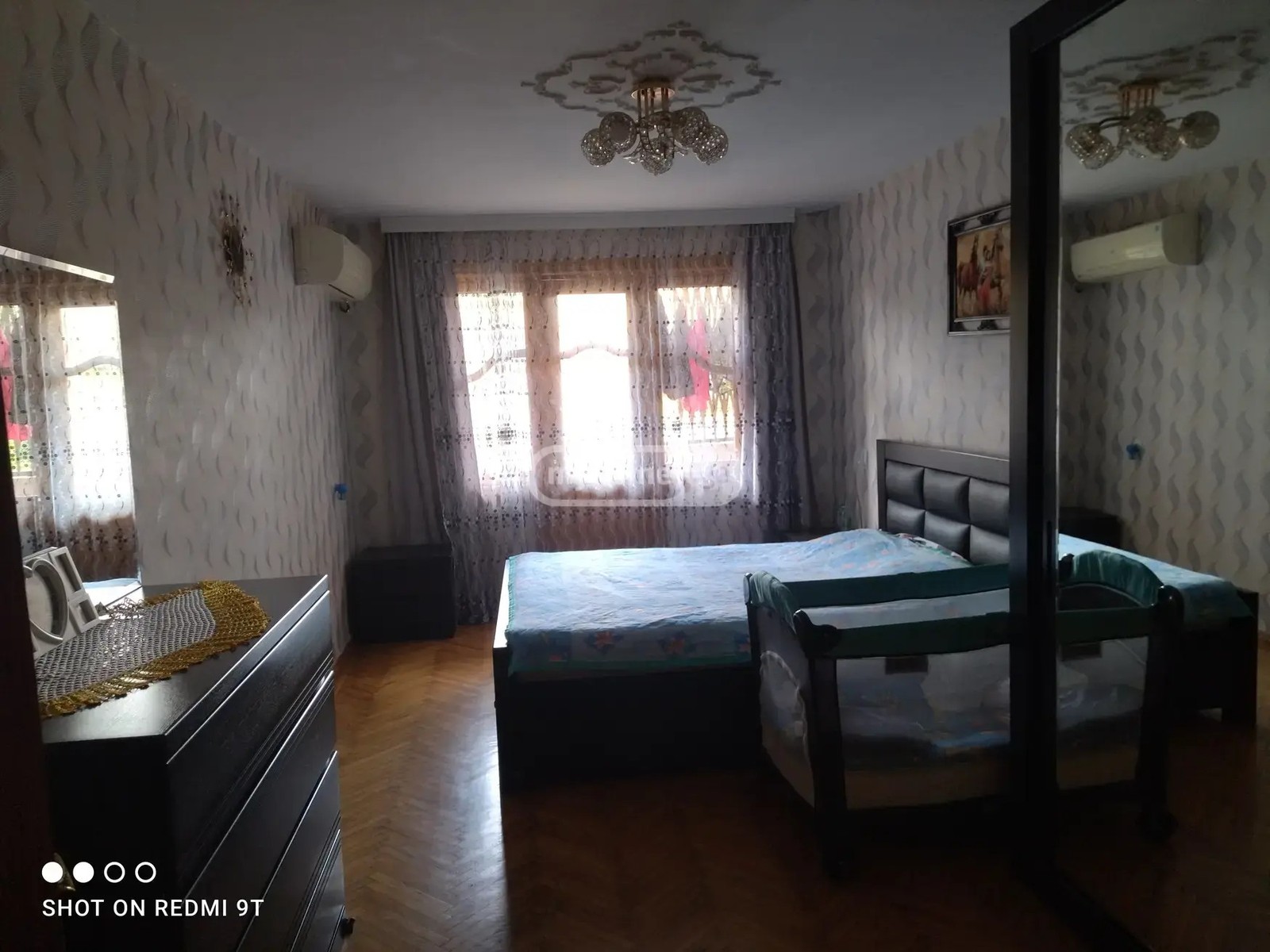 ჭავჭავაძის გამზ. 52 - 5 rooms
