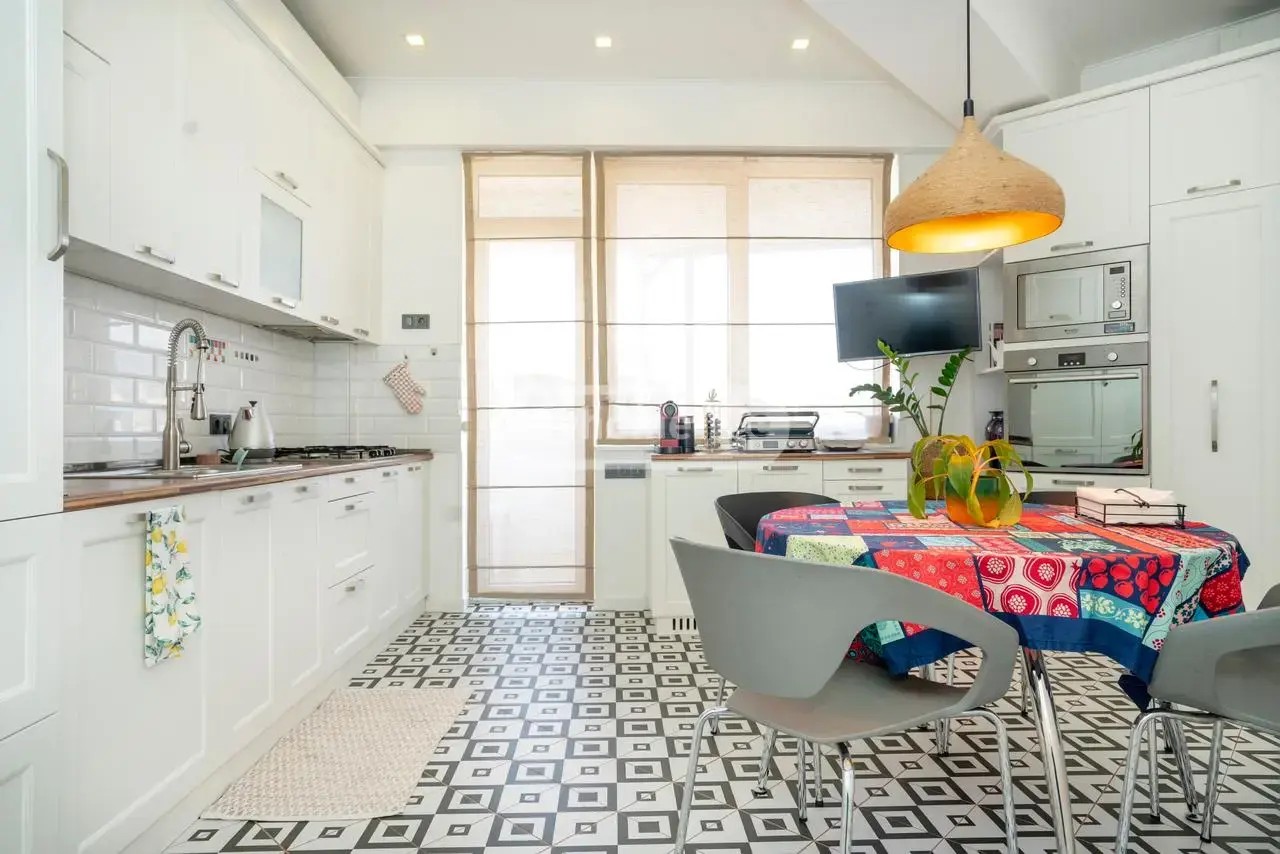 კვერნაძე ბ. ქ. 35 - 4 rooms
