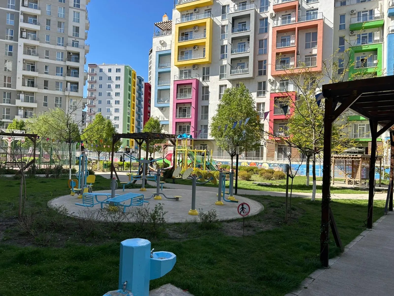 ბობ უოლშის ქუჩა 34 - 3 rooms