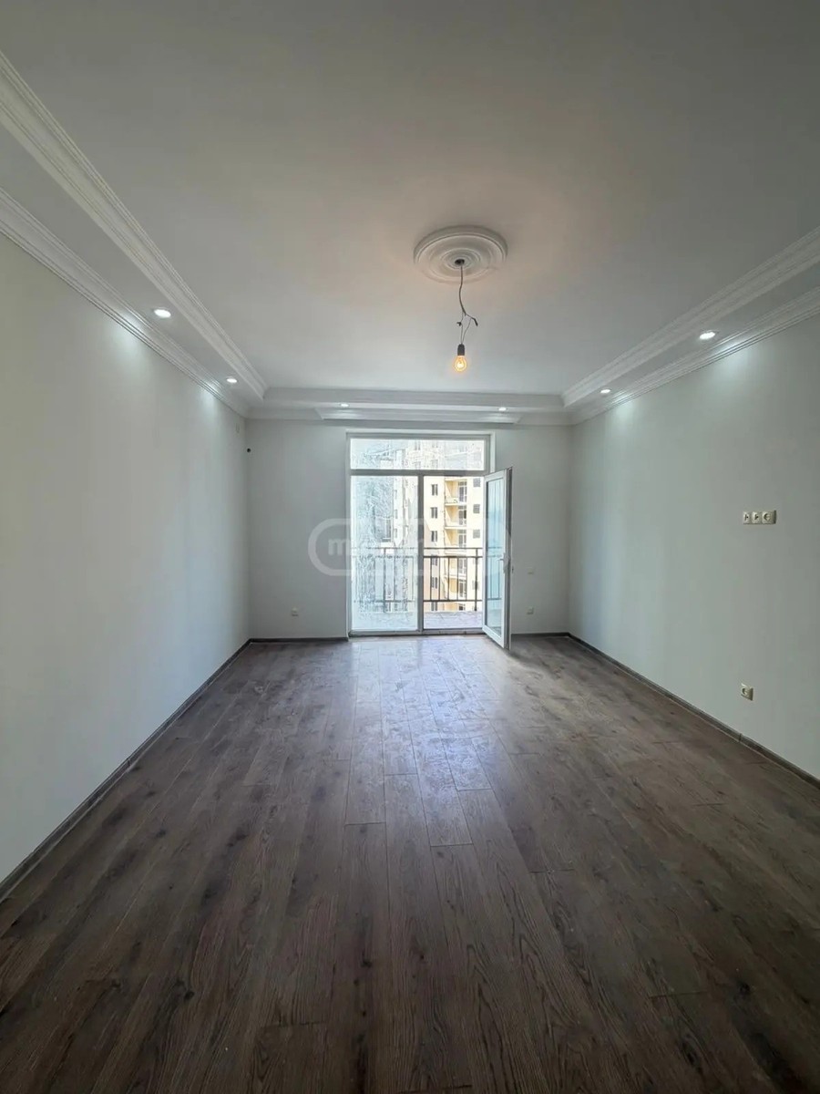 აღმაშენებლის ქ. 3 - 4 rooms