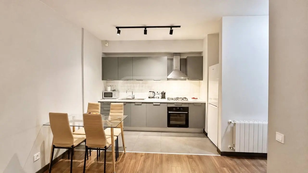 მარშალ გელოვანის გამზ. 23 - 3 rooms