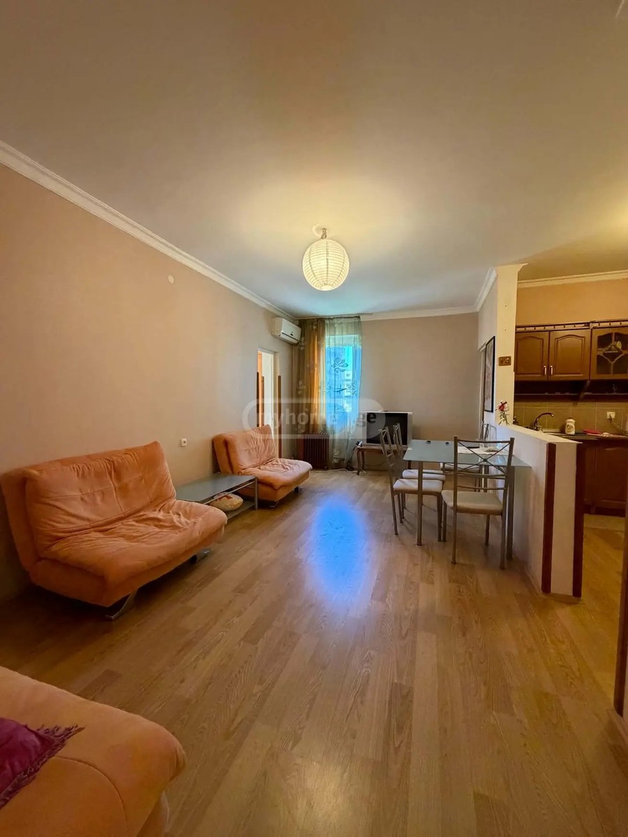 ბუხაიძის ქ.  - 3 rooms