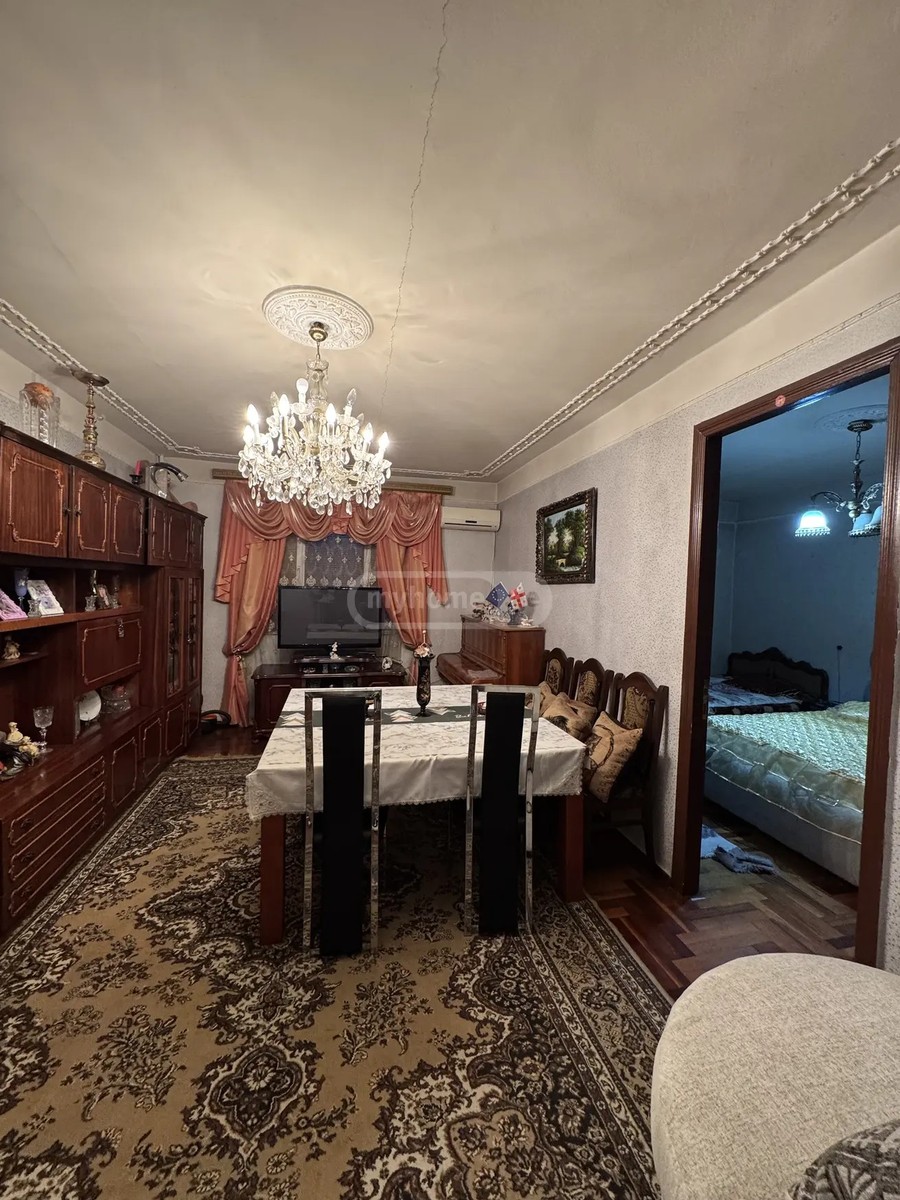 პეტრიწის ქ. 8 - 3 rooms