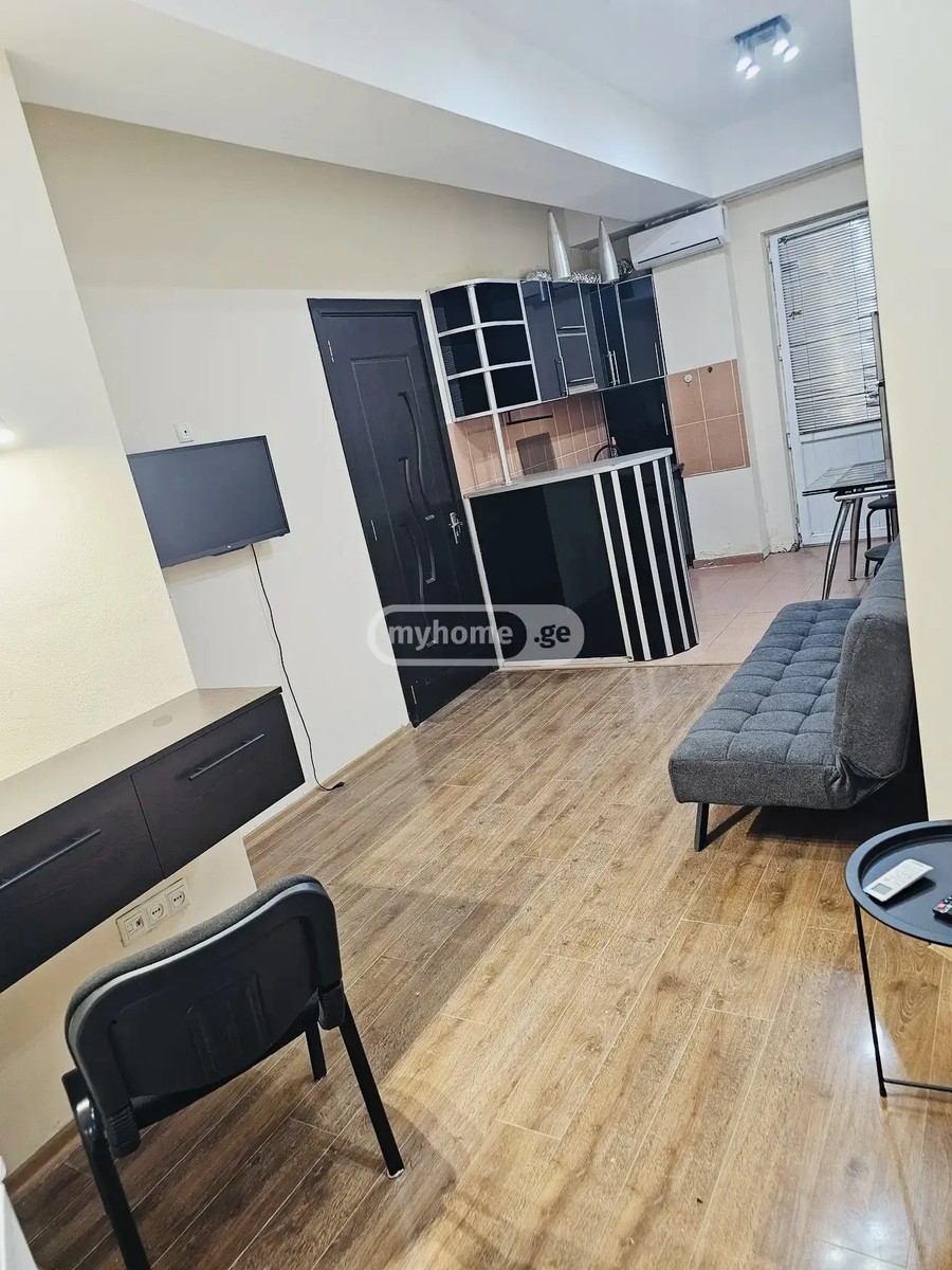პოლიტკოვსკაია ა. ქ. (ჯიქია) 37 - 2 rooms
