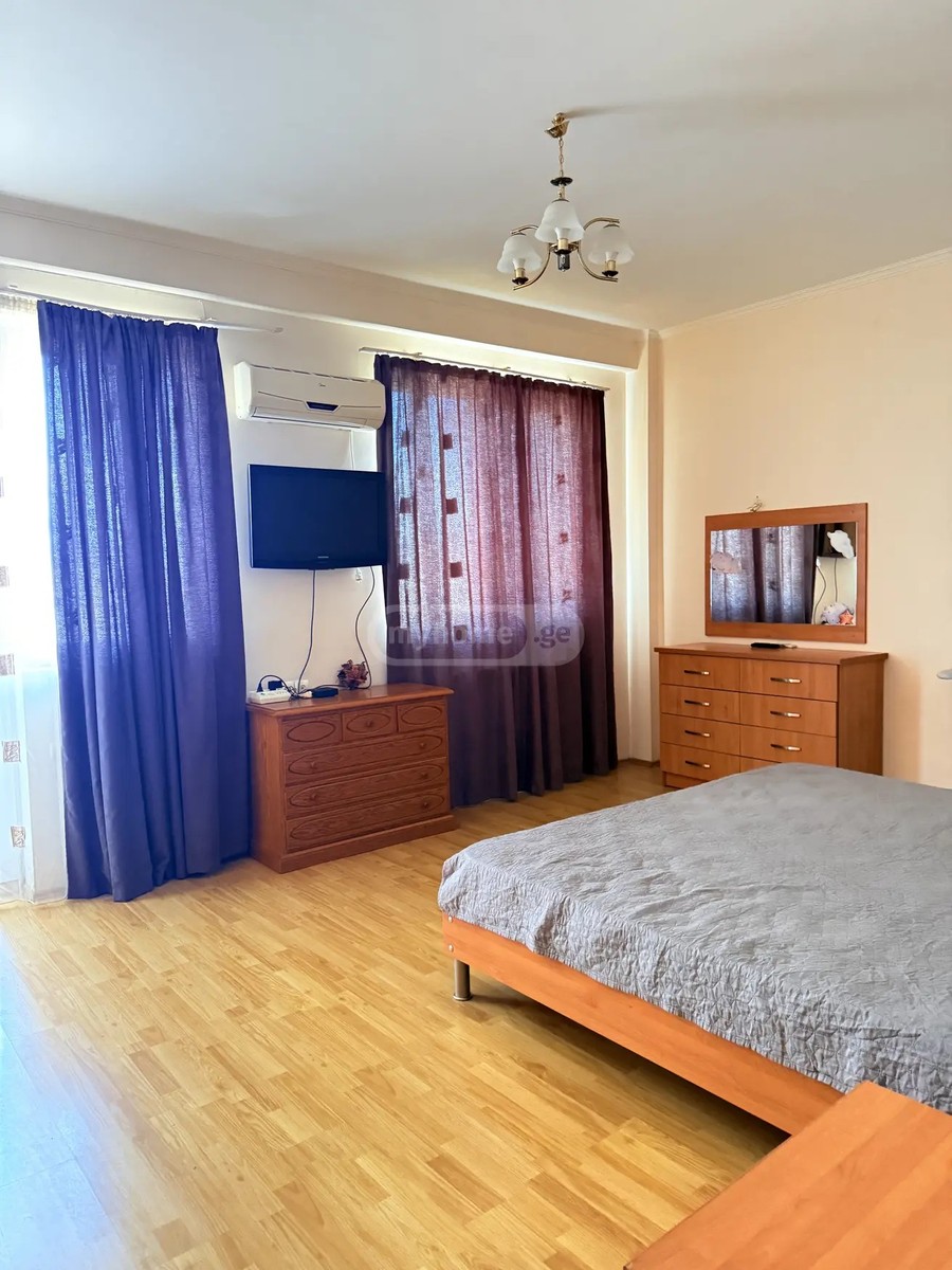 ბოჭორიშვილის ქ.  - 3 rooms