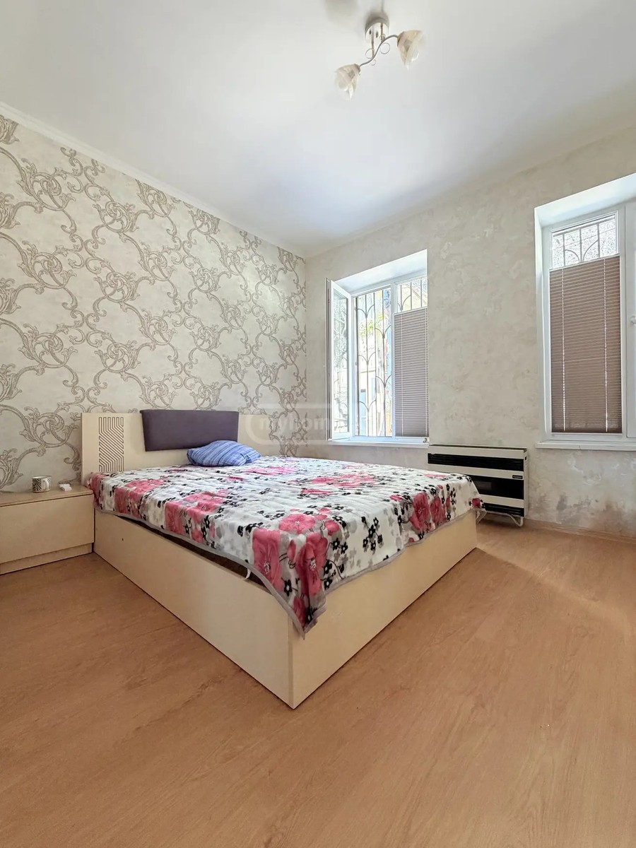 ბუხაიძის ქ.  - 2 rooms