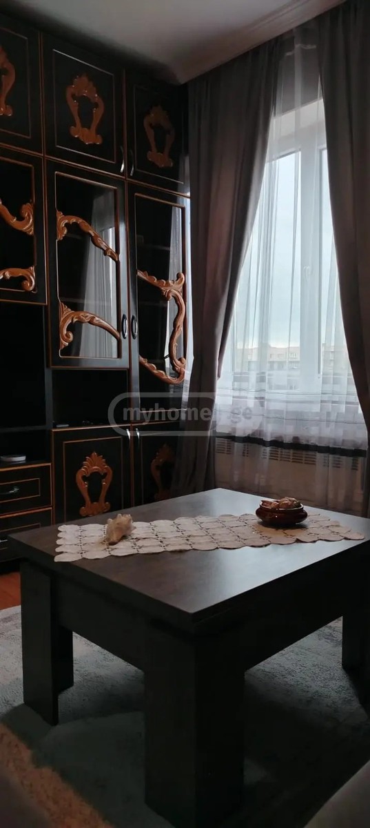 აღმაშენებლის გამზ. 136 - 1 rooms
