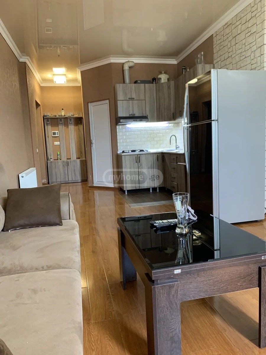 აღმაშენებლის გამზ. 112 - 3 rooms