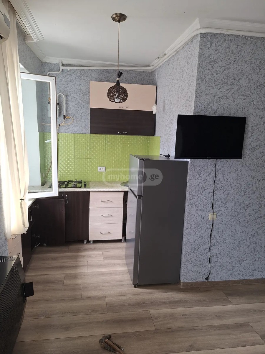 გამსახურდია ზ. ქუჩა 15 - 1 rooms
