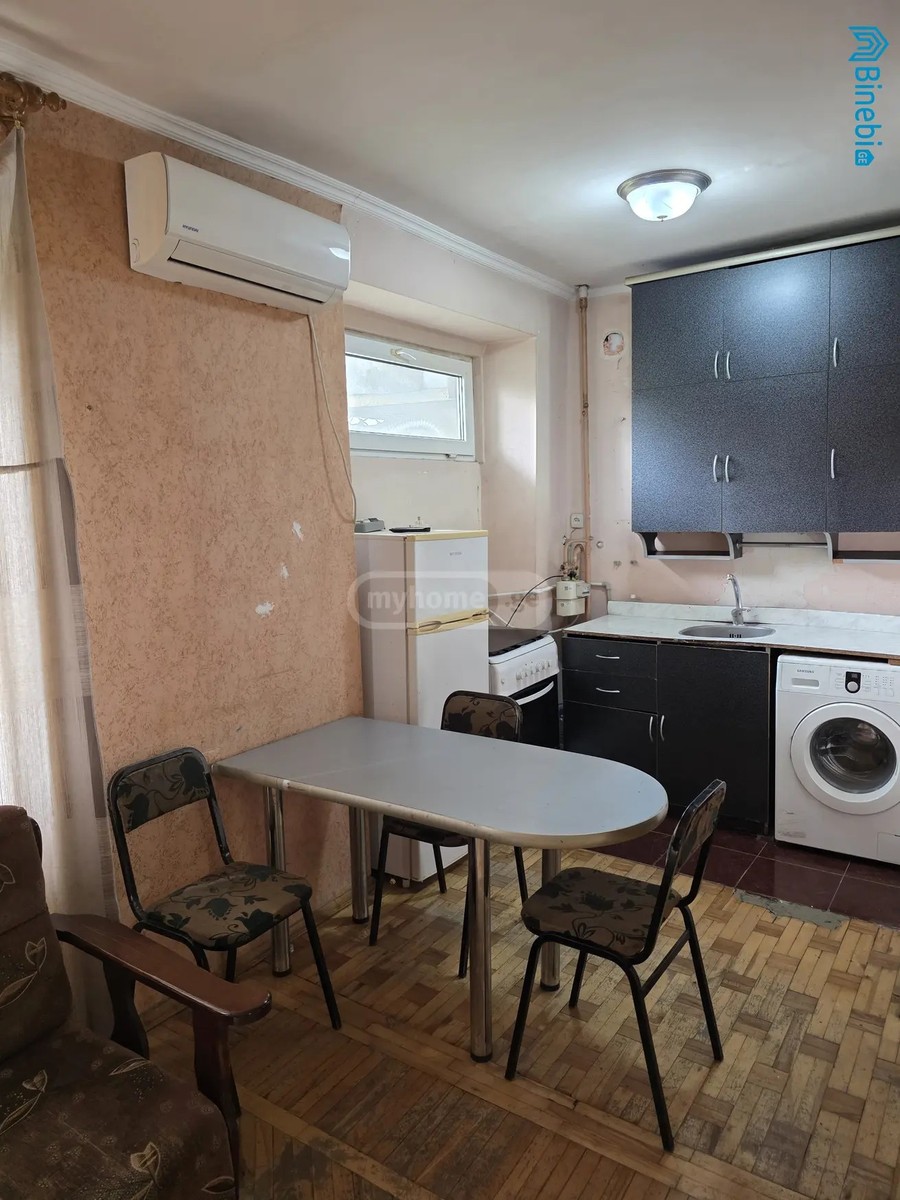 რუსთაველი შ. გამზირი 120 - 1 rooms