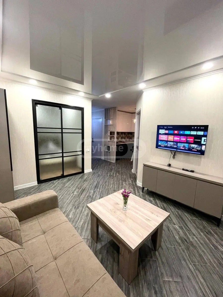 აღმაშენებლის ქ. 13 - 3 rooms