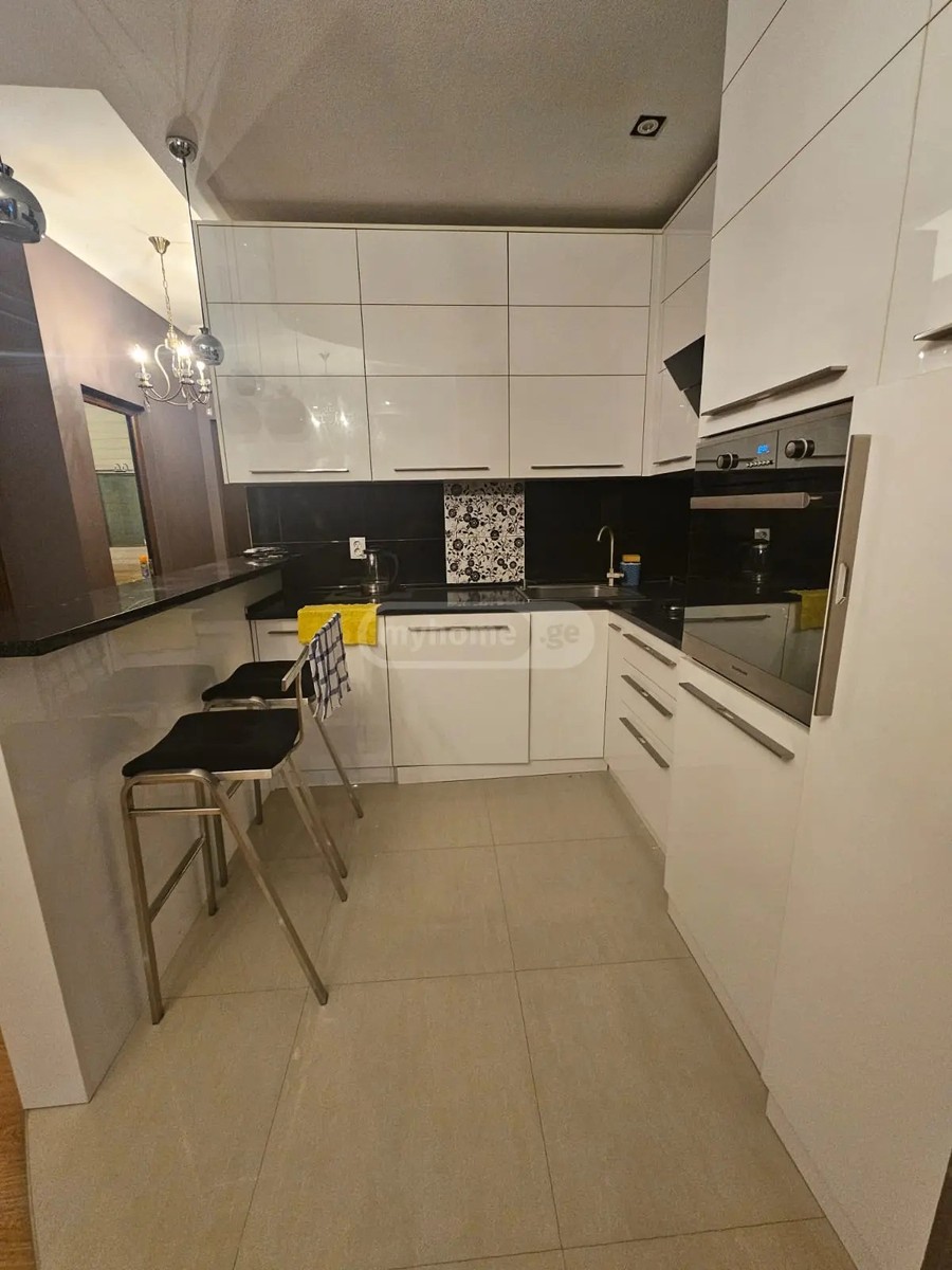 გიორგი ბრწყინვალეს I შეს. 26 - 3 rooms