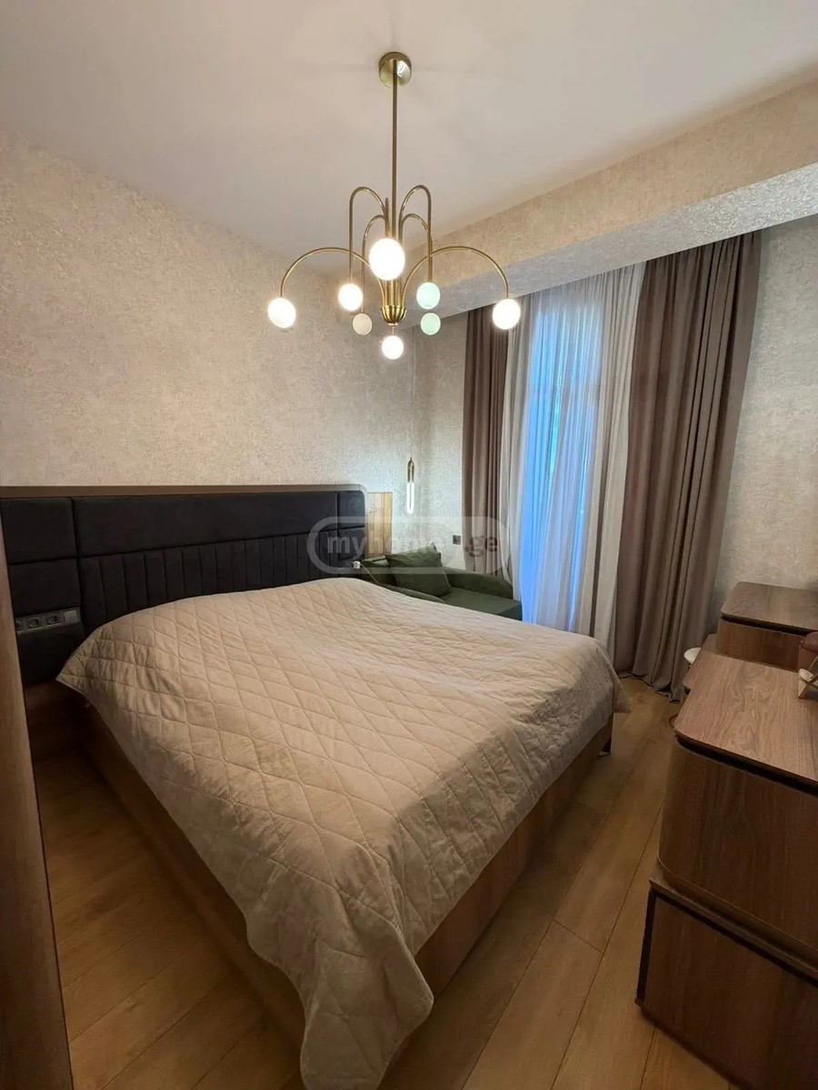 ნანეიშვილი ვლ. ქ. 11 - 5 rooms
