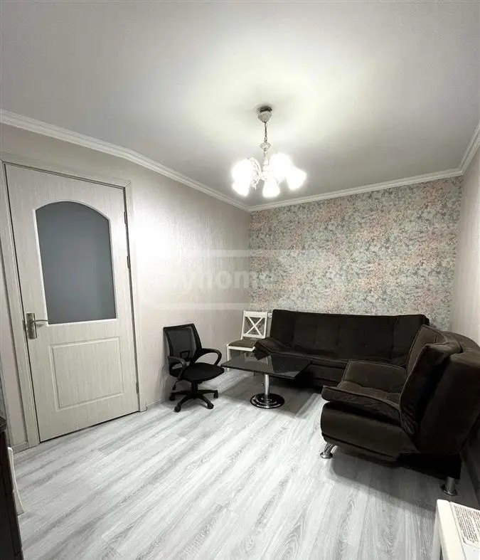 რუსთაველის ქ. 10 - 3 rooms