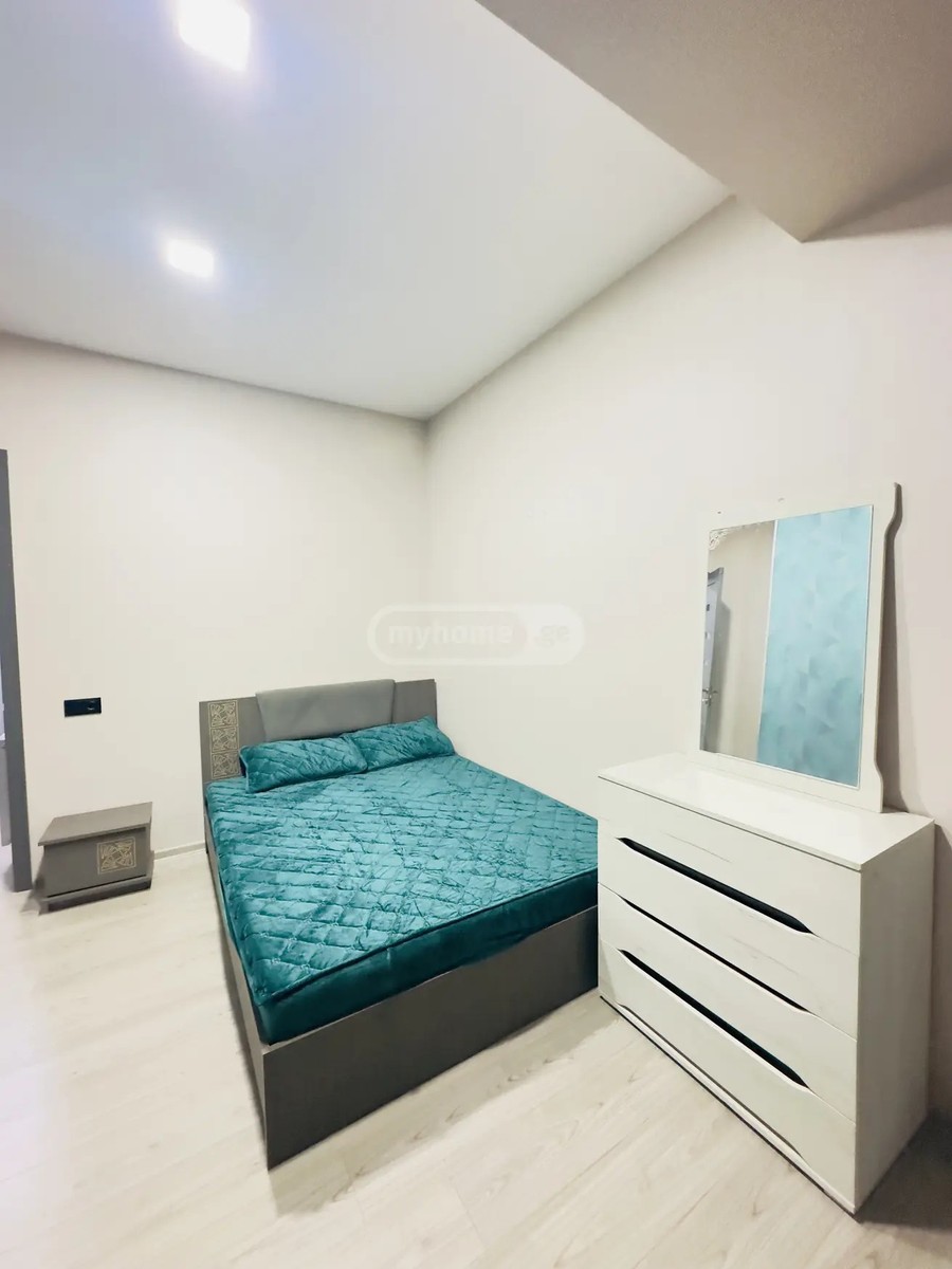 პეტრე იბერის ქ. 26 - 4 rooms