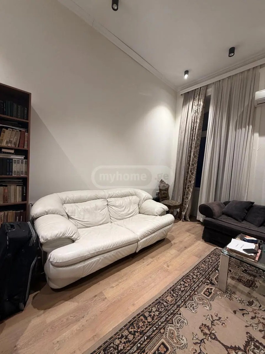 აბესაძე გ. ქუჩა 8 - 5 rooms