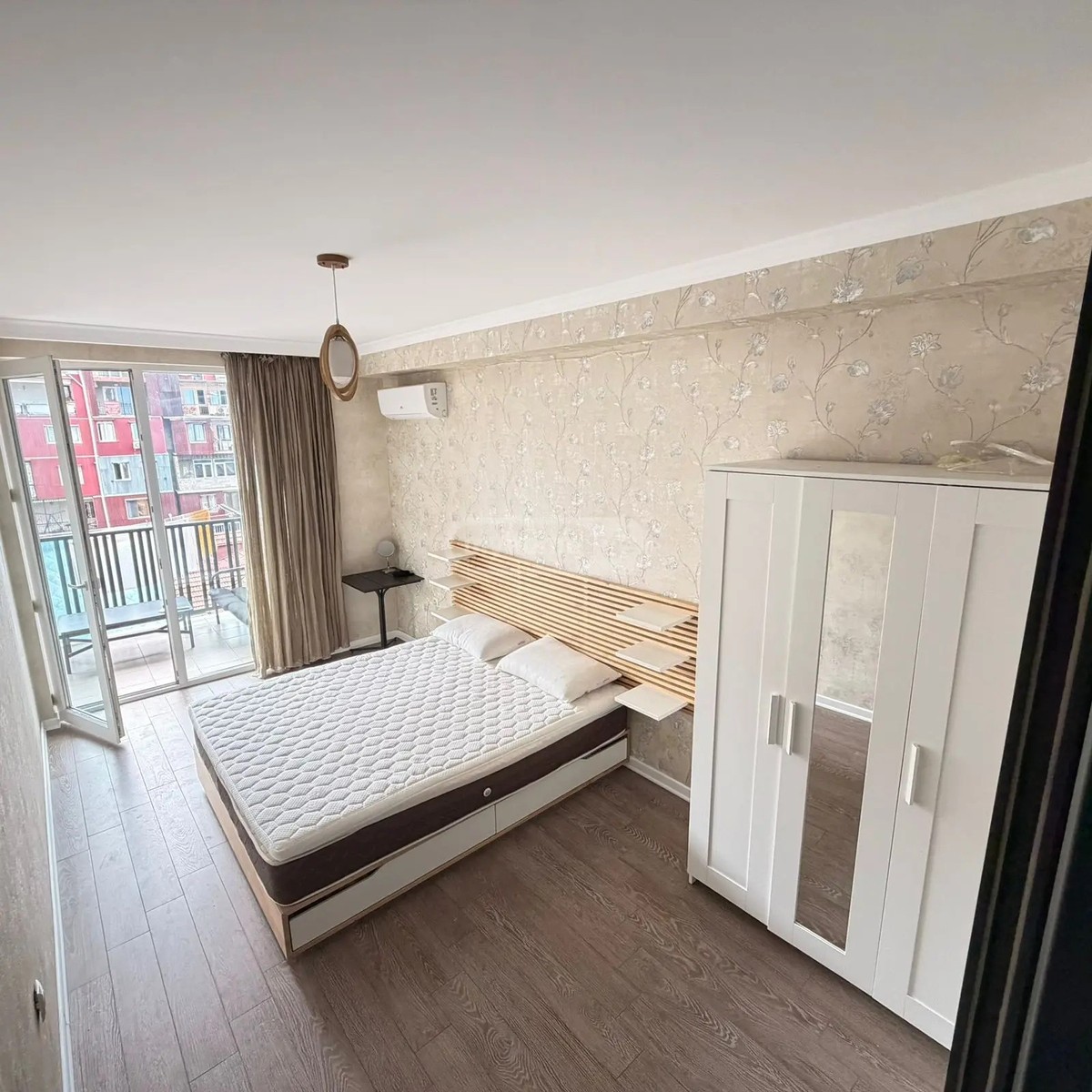 გორგასალი ვ. ქ. 76 - 3 rooms