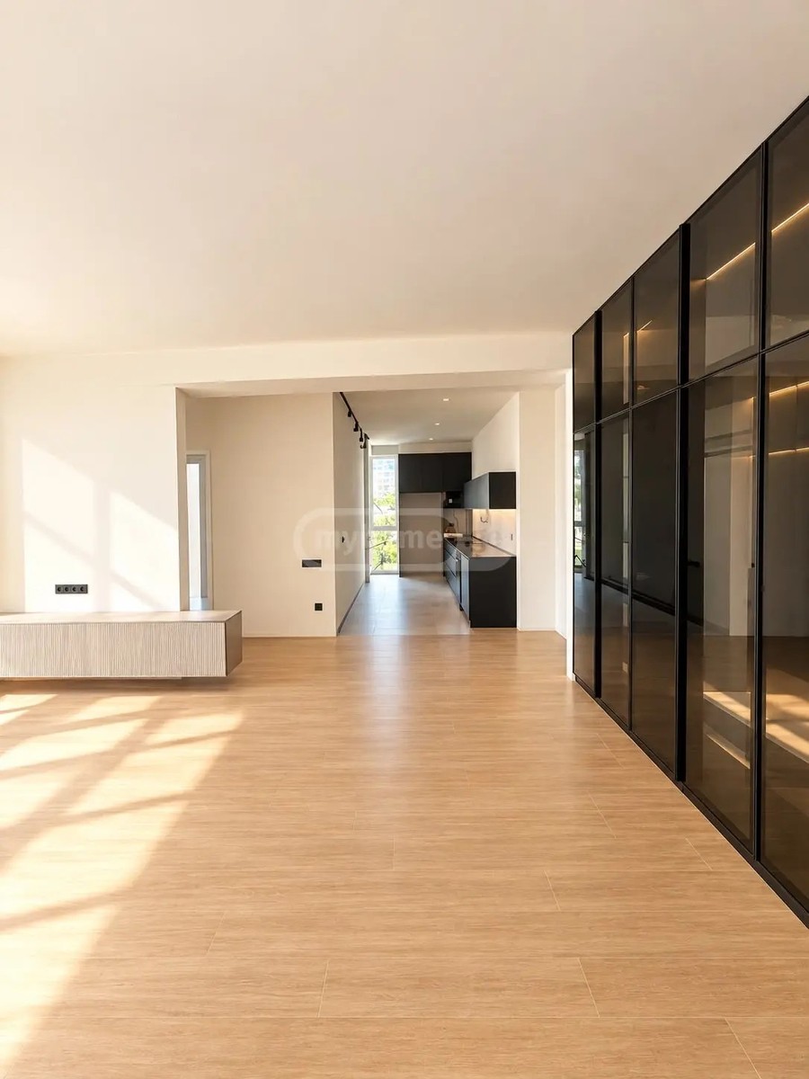 მარშალ გელოვანის გამზ. 52 - 4 rooms