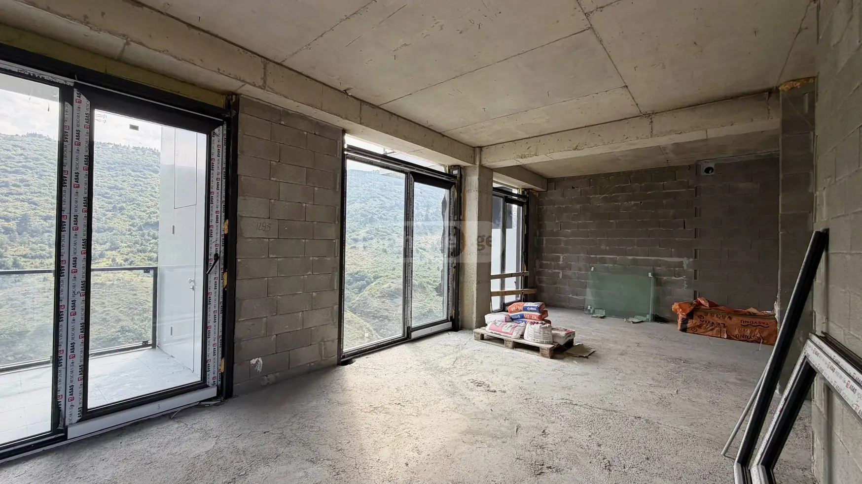 უნივერსიტეტის ქ.  - 4 rooms