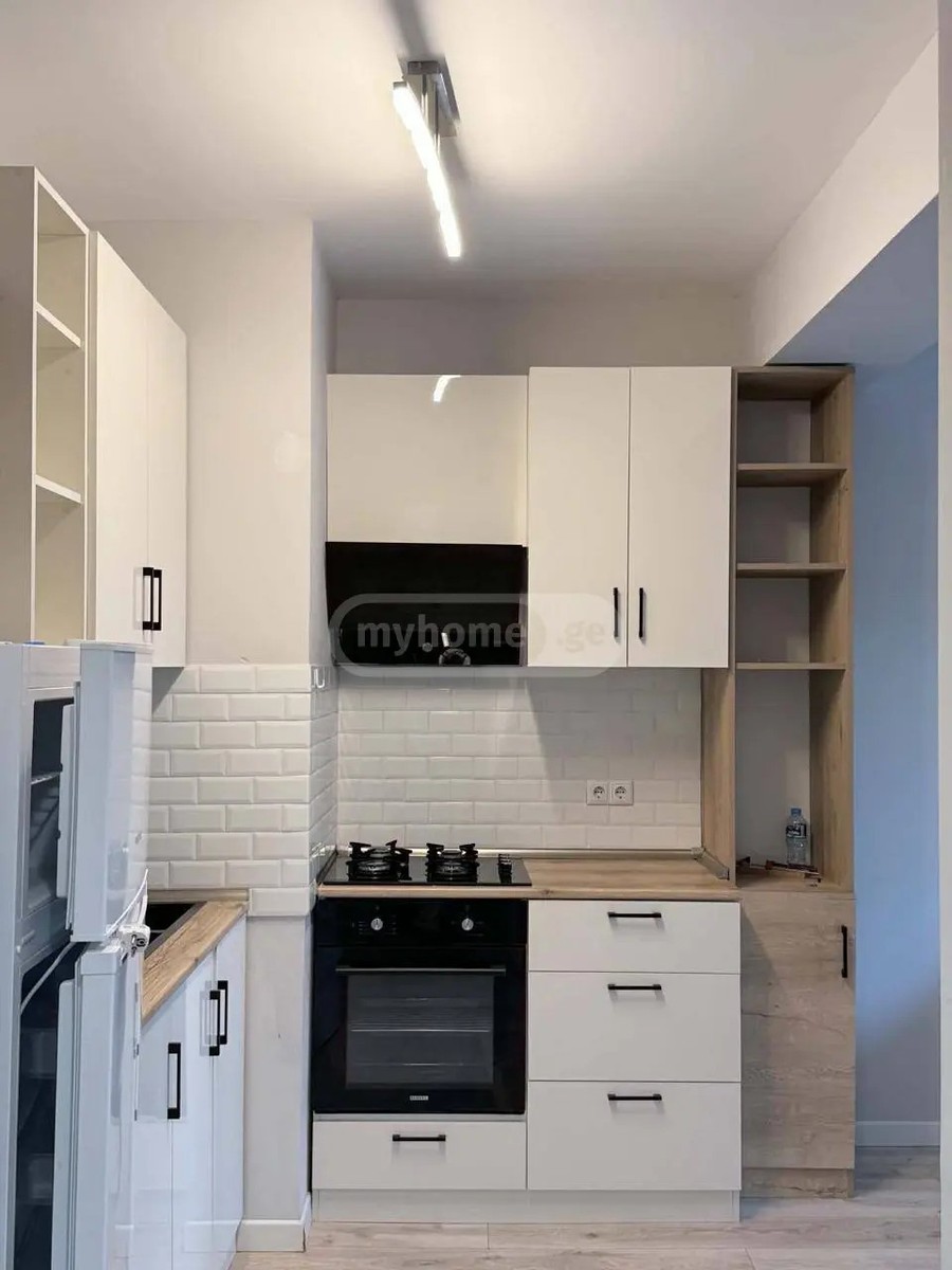 პოლიტკოვსკაია ა. ქ. (ჯიქია) 33B - 2 rooms