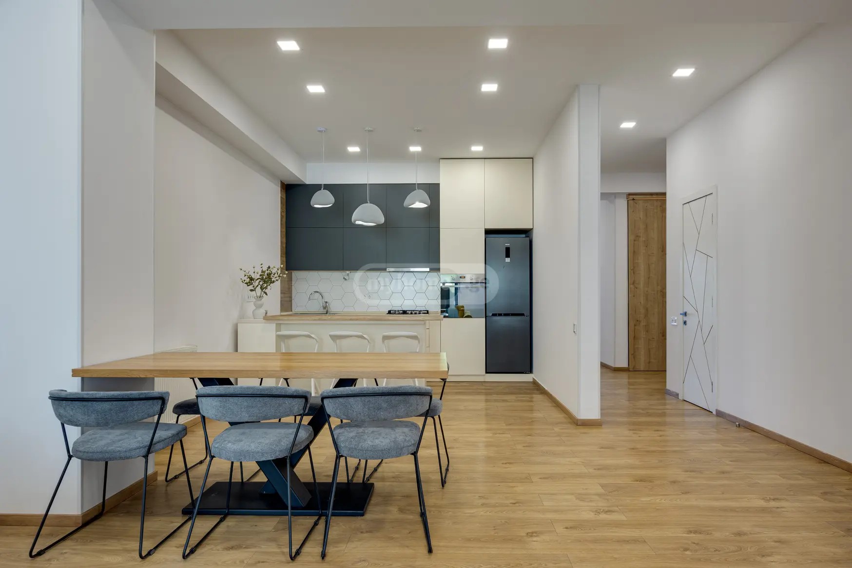 უნივერსიტეტის ქ. 24 - 4 rooms