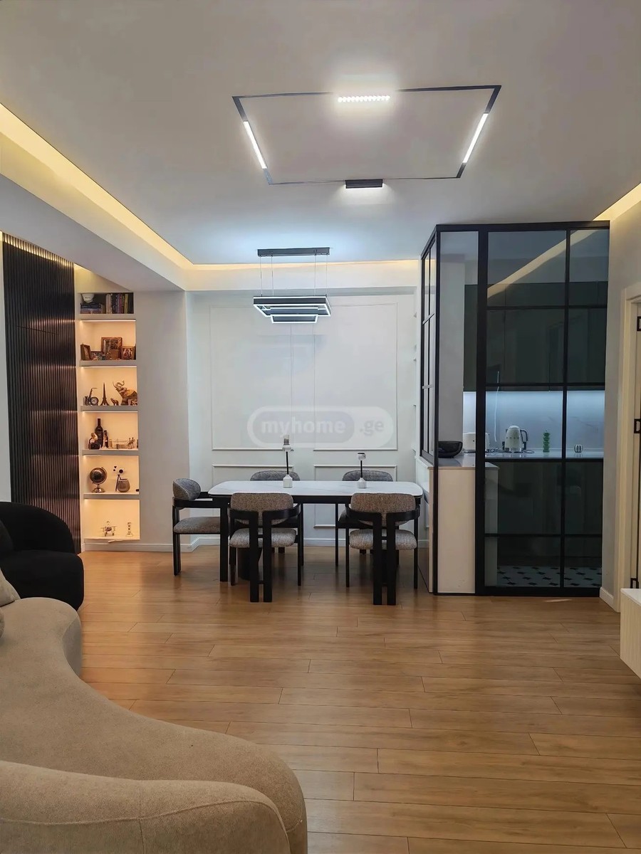კოსმონავტების სანაპ. 91 - 4 rooms
