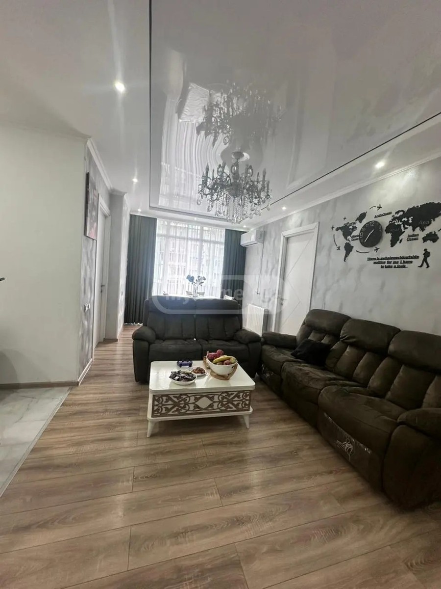 კომახიძე მ. ქ. 97 - 4 rooms