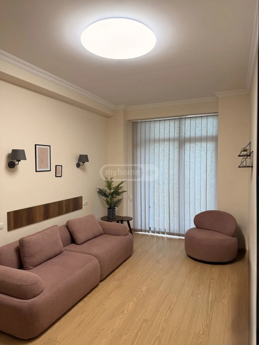 უნივერსიტეტის ქ. 24 - 5 rooms