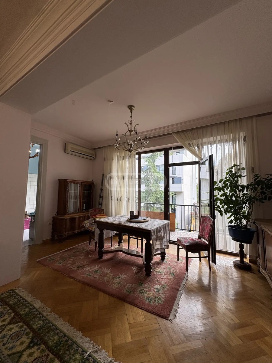 კეკელიძის ქ. 14 - 4 rooms