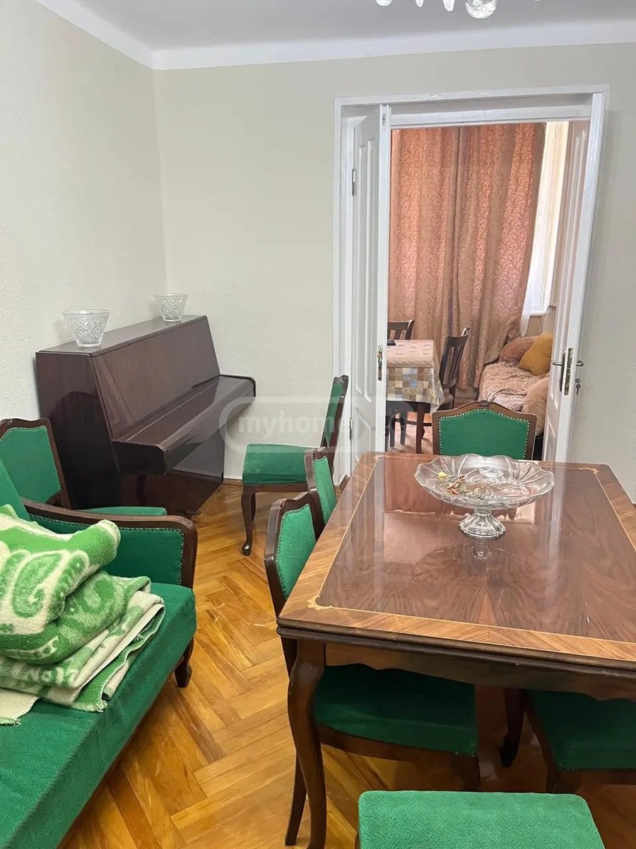 ილორის ქ. 9 - 4 rooms