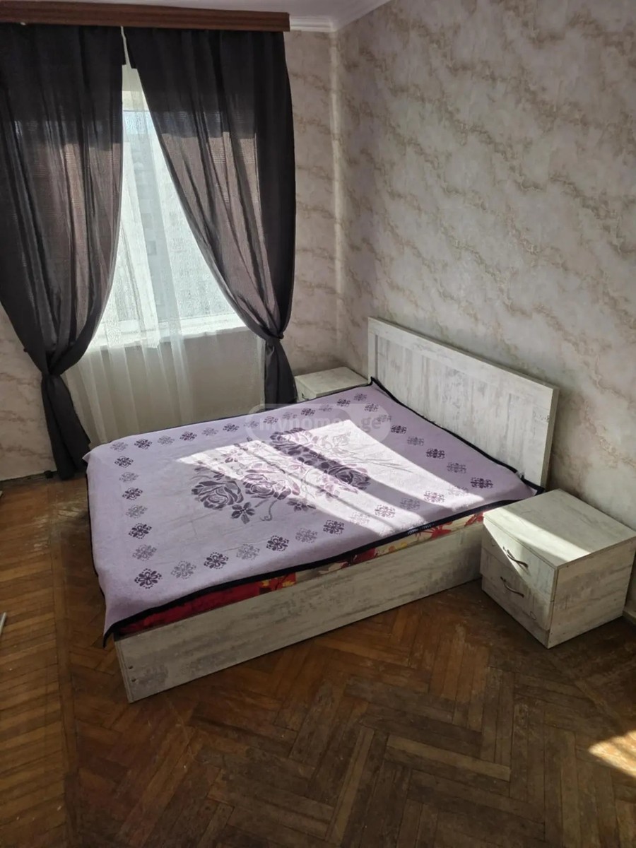 აღმაშენებლის გამზ. 140 - 2 rooms