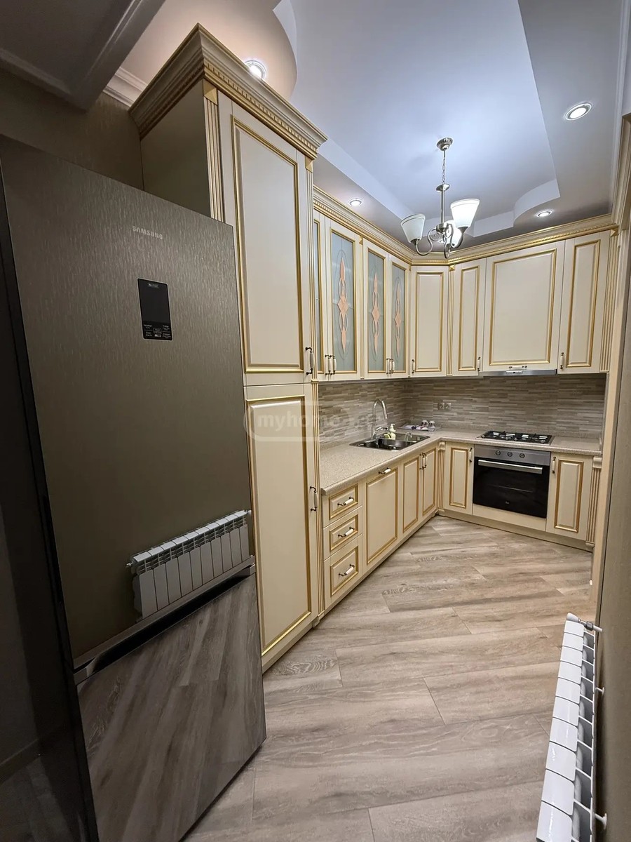 ბაქრაძე ა. ქ. 15 - 4 rooms