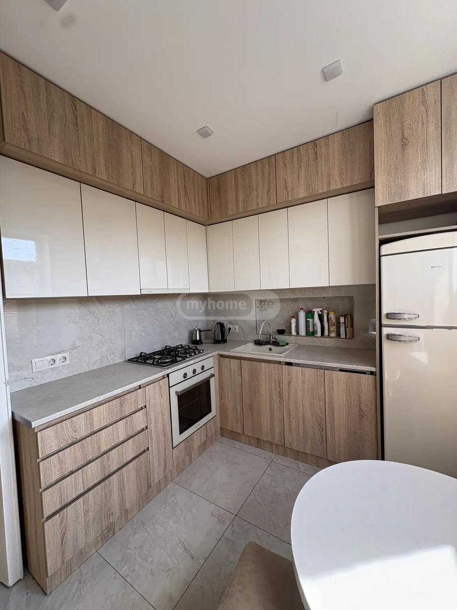 დუმბაძის გამზ. 1 - 5 rooms