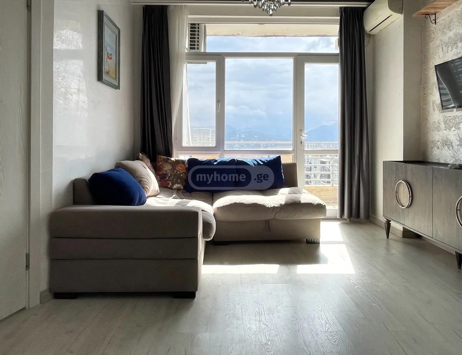 ფიროსმანის ქ. 18 - 3 rooms