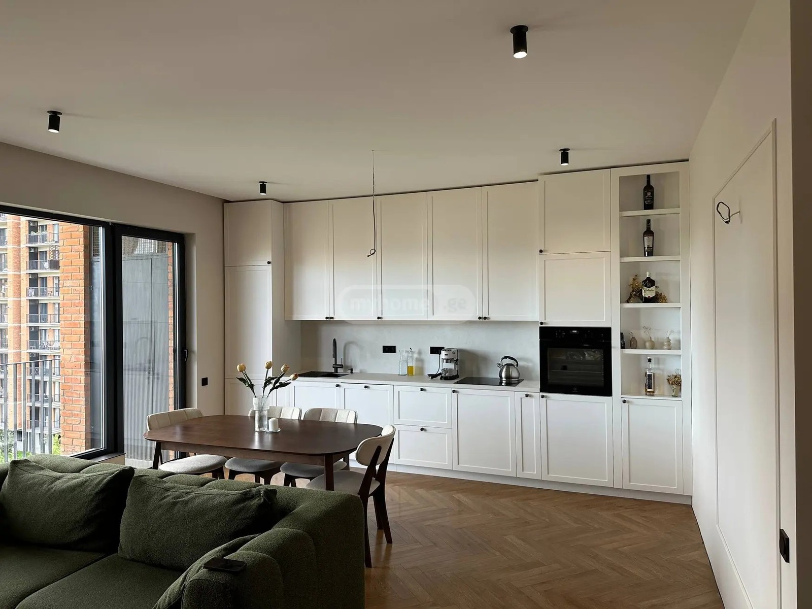 უნივერსიტეტის ქ.  - 3 rooms
