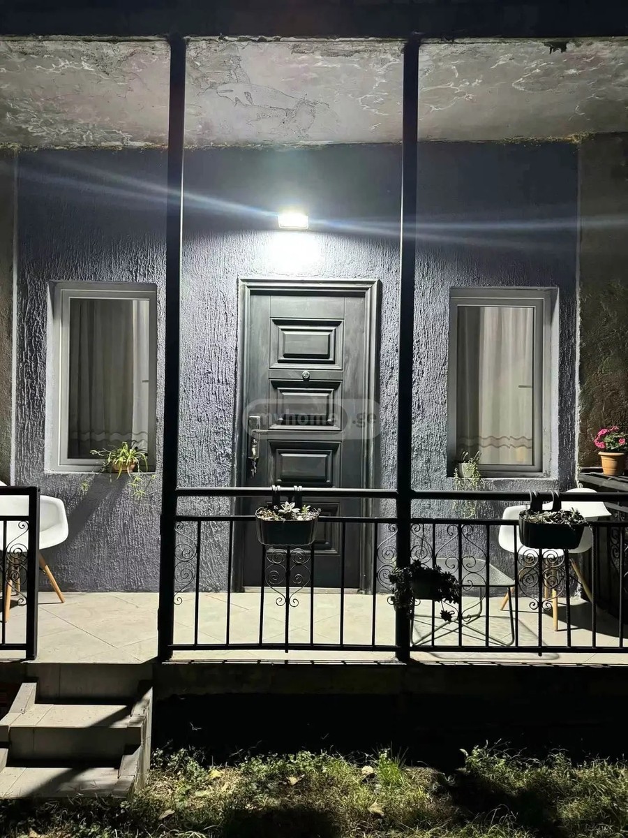 რუსთაველი შ. გამზირი 4 - 1 rooms