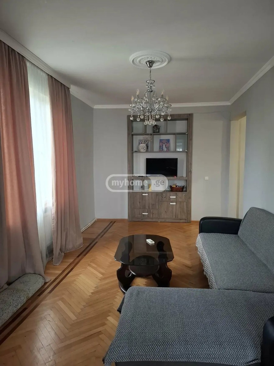 აღმაშენებლის გამზ.  - 3 rooms