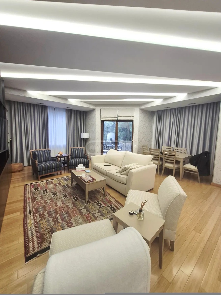 ჭავჭავაძე ი. გამზირი  - 4 rooms