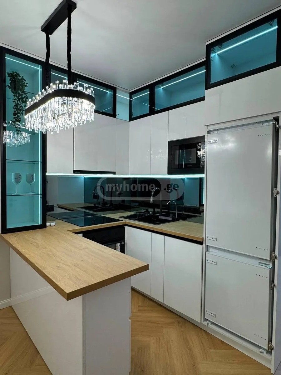 ბაგრატიონის ქუჩა 131 - 3 rooms
