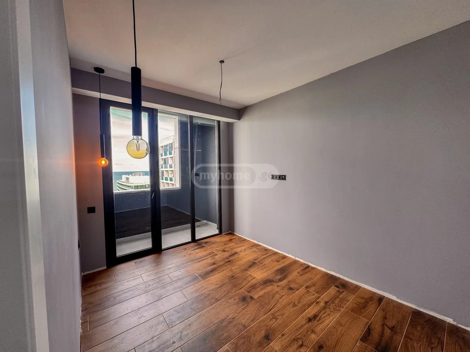 ზღვის პირის ქ. 4 - 6 rooms