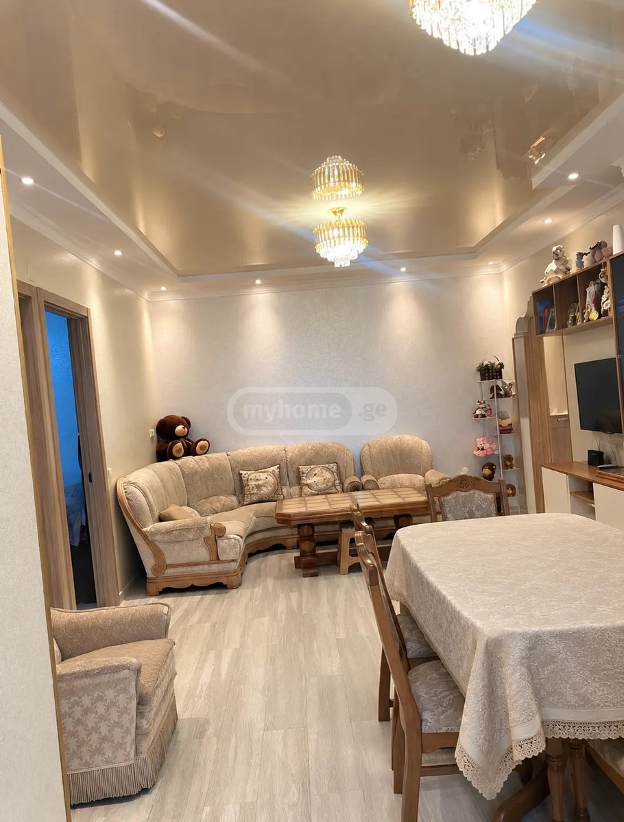 ლეონიძის ქ.  - 5 rooms