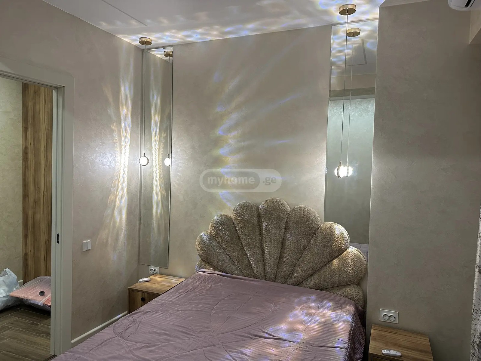 აღმაშენებლის გამზ.  - 3 rooms