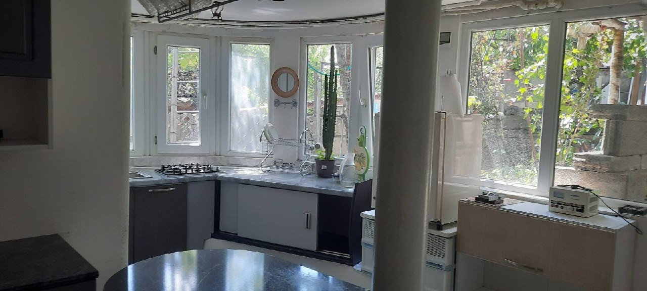 Ortachala, Rusudan Mepisashvili - 3 rooms