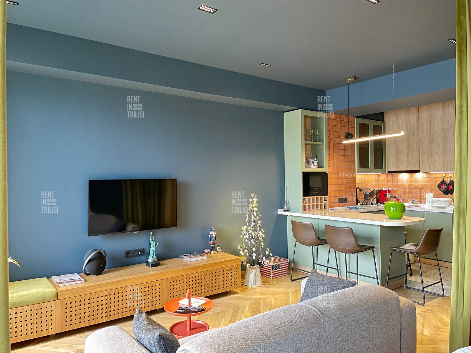 Vake, Rustaveli, 4 Giorgi Tsereteli exit - 2 rooms